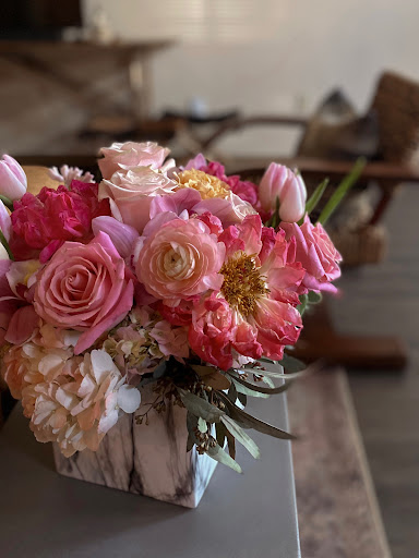 Florist «River Oaks Flower House», reviews and photos, 5 Greenway Plaza c420, Houston, TX 77046, USA