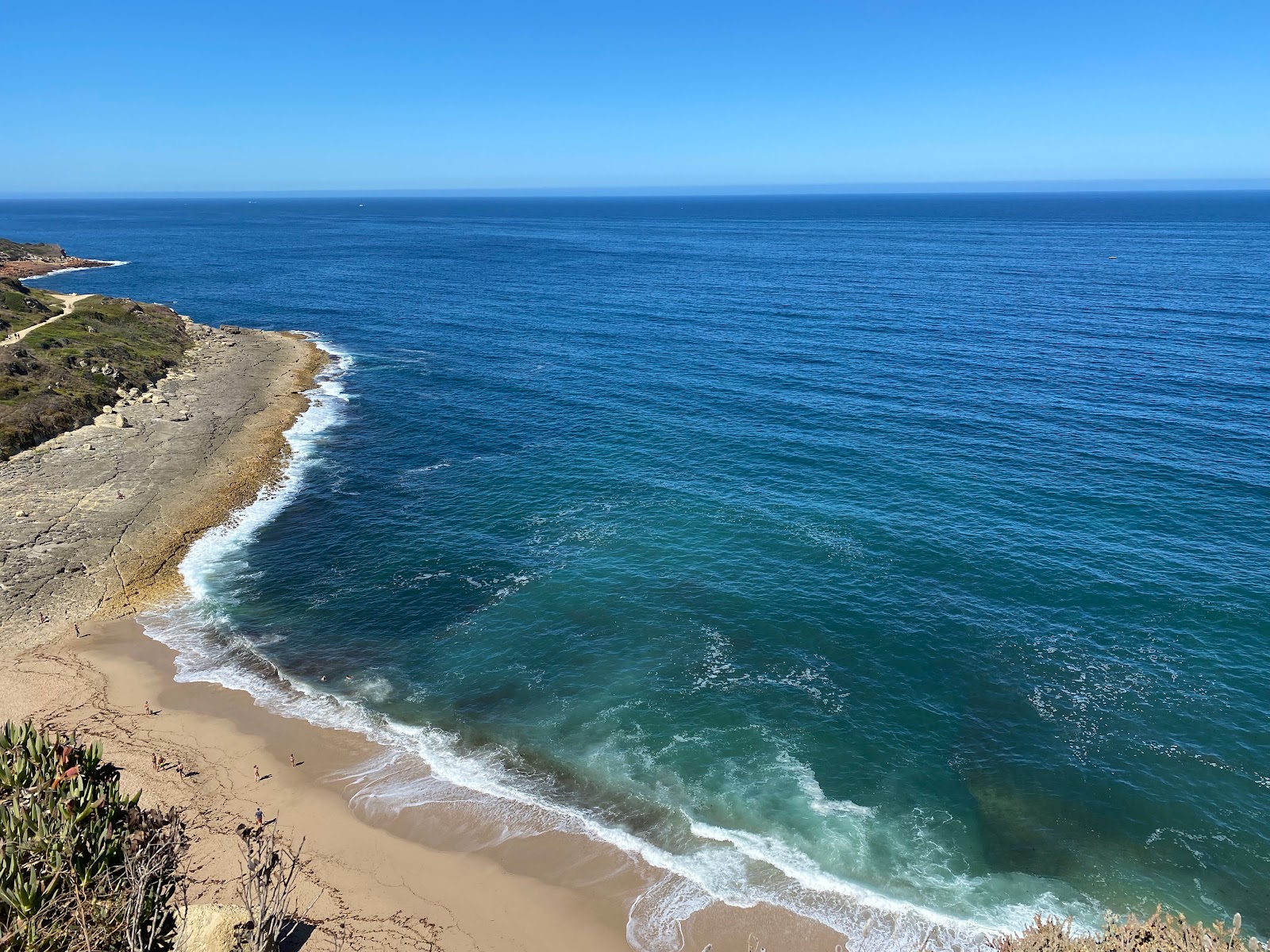Foto von Praia da Foz umgeben von Bergen