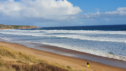 Photo de Woolamai Surf Beach entouré de montagnes