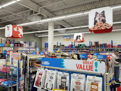 Pet Supply Store «Chow Hound Pet Supplies», reviews and photos, 5265 Northland Dr NE, Grand Rapids, MI 49525, USA