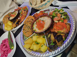 Photo n°9 de Jalaloh Falafel Égyptien à Paris ()