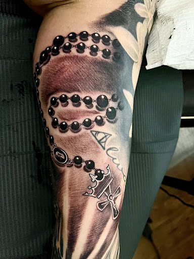 Explore succulent tattoo ideas, creative tattoo ideas in Manassas, available at Lamano Ink