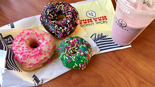Donut Shop «Yum Yum Donuts», reviews and photos, 2628 Pico Blvd, Santa Monica, CA 90405, USA