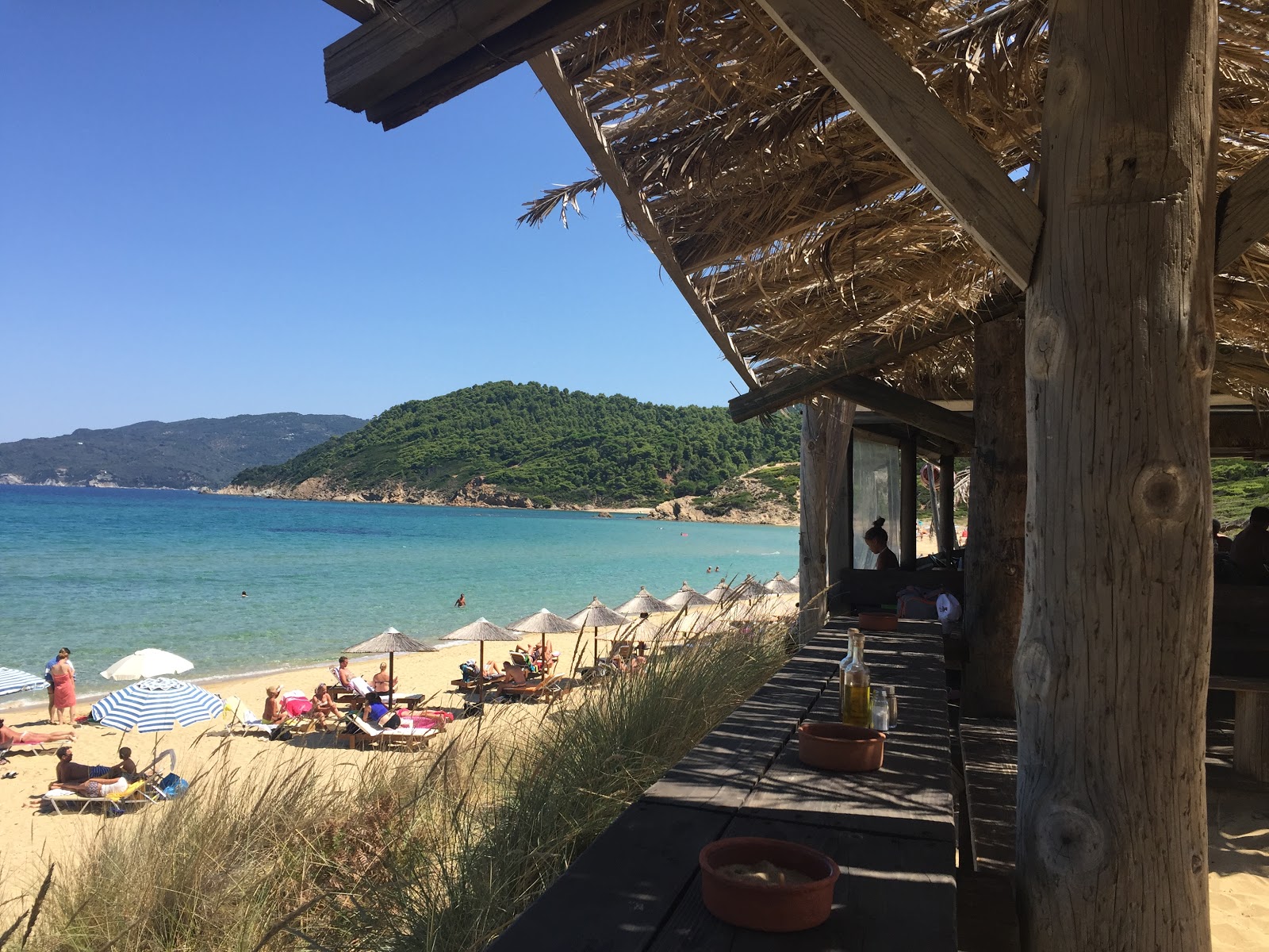 Photo de Agistros beach situé dans une zone naturelle