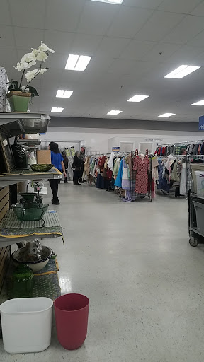 Thrift Store «Goodwill Englewood», reviews and photos, 4160 S Broadway, Englewood, CO 80113, USA