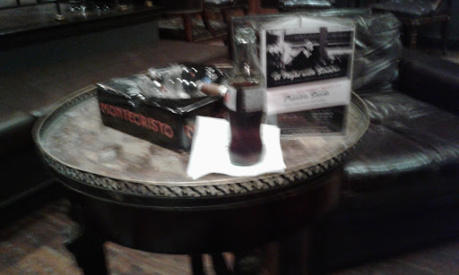 Tobacco Shop «Casa de Montecristo by Cigar Inn», reviews and photos, 1016 2nd Ave, New York, NY 10022, USA