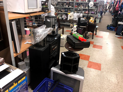 Store «Goodwill - Whittier», reviews and photos, 15214 Whittier Blvd, Whittier, CA 90603, USA