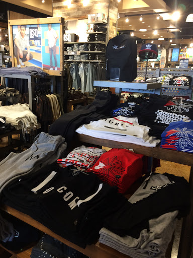 Clothing Store «Tillys», reviews and photos, 343 N Alafaya Trail, Orlando, FL 32828, USA