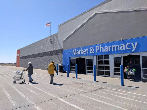 Department Store «Walmart Supercenter», reviews and photos, 415 Industrial Ave, Grinnell, IA 50112, USA