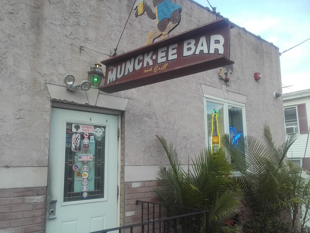 Munckee Bar Grill 08879