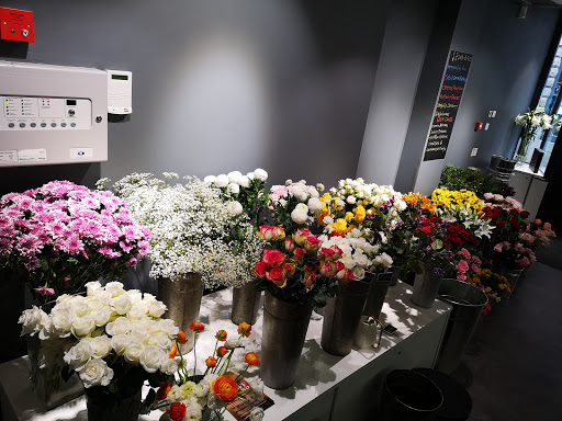 Artificial flowers stores Reading