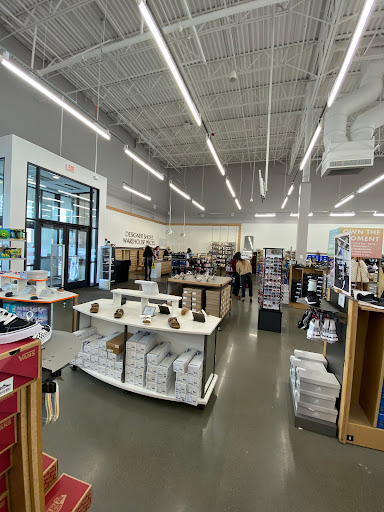 Shoe Store «DSW Designer Shoe Warehouse», reviews and photos, 19401 Alderwood Mall Pkwy, Lynnwood, WA 98036, USA