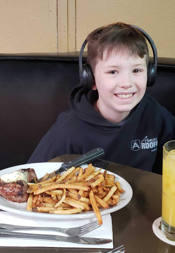 Bar & Grill «The Half Penny Public House», reviews and photos, 3743 Commercial St SE, Salem, OR 97302, USA