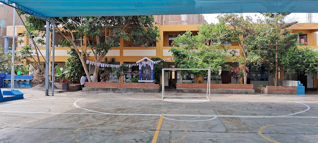 V9WR+585, Jirón la Merced, Huacho 15137