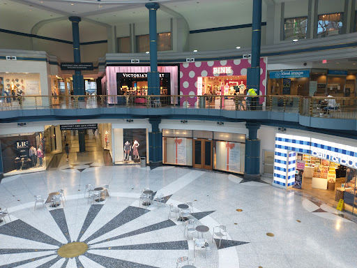 Shopping Mall «The Shops at Liberty Place», reviews and photos, 1625 Chestnut St, Philadelphia, PA 19103, USA
