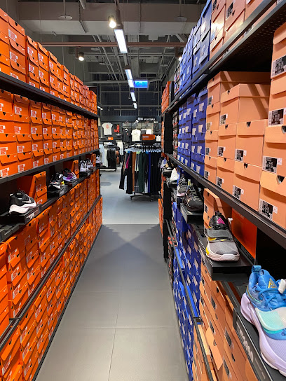 Nike Factory Store 台灣學城