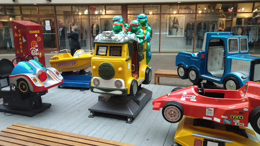 Shopping Mall «Woodburn Premium Outlets», reviews and photos, 1001 N Arney Rd, Woodburn, OR 97071, USA