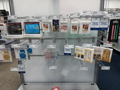 Electronics Store «Best Buy», reviews and photos, 1830 Towne Centre Dr, North Aurora, IL 60542, USA