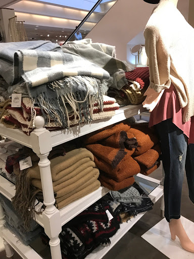 Department Store «Nordstrom Salem Center», reviews and photos, 420 Center St NE, Salem, OR 97301, USA