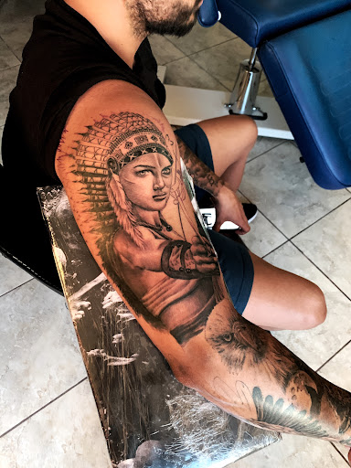 Alex Rguez Tattoo shop