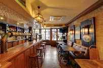 Atmosphère du Restaurant Hall's Beer Tavern à Paris - n°11