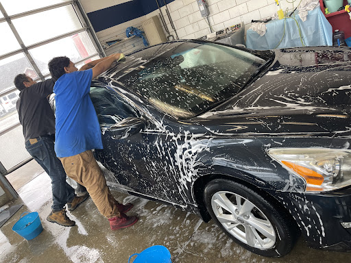 Hector's Car Wash & Detail and  Inc. en Carol Stream