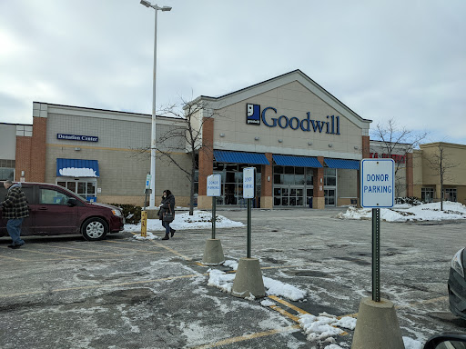 Thrift Store «Goodwill Store & Donation Center», reviews and photos, 123 S Weber Rd, Bolingbrook, IL 60490, USA