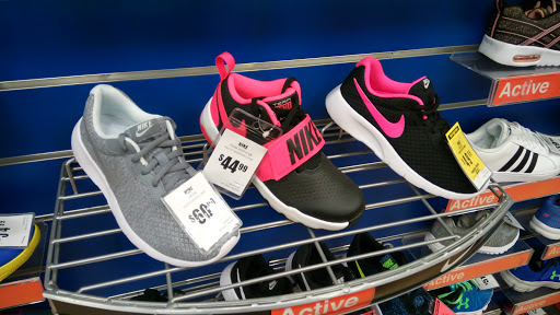 Sporting Goods Store «Big 5 Sporting Goods - Longview», reviews and photos, 600 Triangle Shopping Center #150, Longview, WA 98632, USA