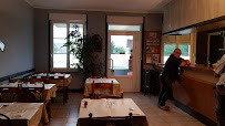 Atmosphère du Restaurant Le Pipasso à Bézu-Saint-Germain - n°3