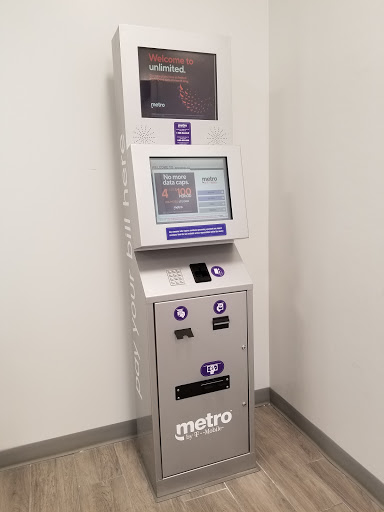 Cell Phone Store «MetroPCS Corporate Store», reviews and photos, 7780 NW 25th St, Miami, FL 33126, USA