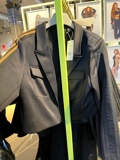 Shoe Store «Adidas Originals», reviews and photos, 8009 Melrose Ave, Los Angeles, CA 90046, USA