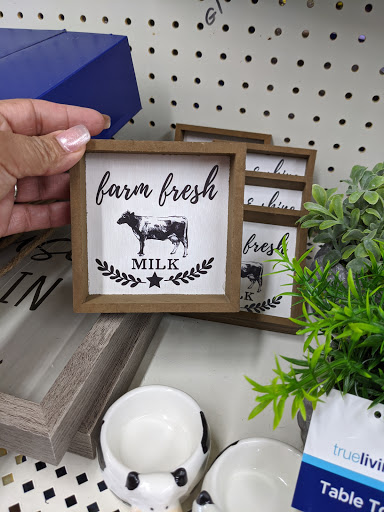 Discount Store «Dollar General», reviews and photos, 9090 Bonita Beach Rd SE, Bonita Springs, FL 34135, USA