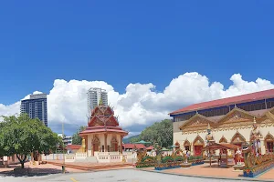 Chaiya Mangalaram Thai Buddhist Temple image