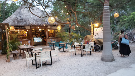 Lola Cafe