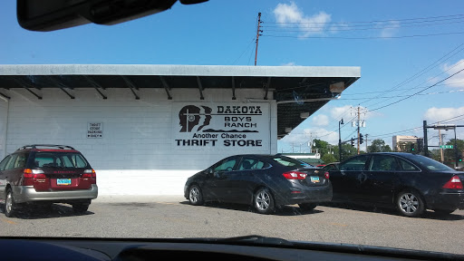 Thrift Store «Dakota Boys and Girls Ranch Thrift Store», reviews and photos, 1001 4th Ave N, Fargo, ND 58102, USA