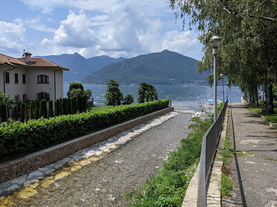 Colmegna Spiaggia