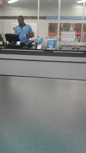 Office Supply Store «Staples», reviews and photos, 1626 W Orange Blossom Trail, Apopka, FL 32712, USA