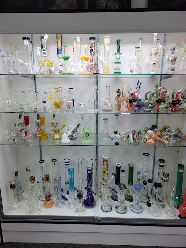 Tobacco Shop «Habits Vape & Smoke shop», reviews and photos, 8391 Folsom Blvd, Sacramento, CA 95826, USA