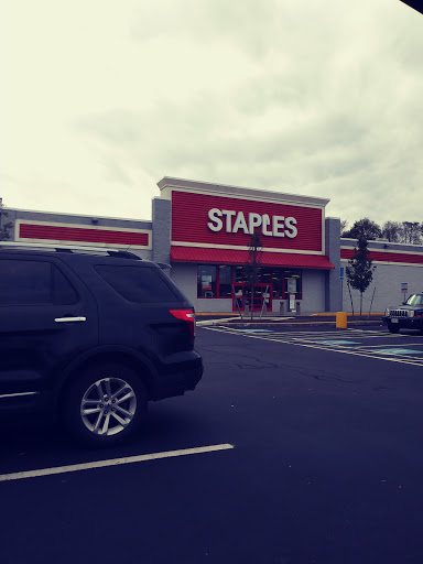 Office Supply Store «Staples», reviews and photos, 729 Bridge St, Weymouth, MA 02191, USA