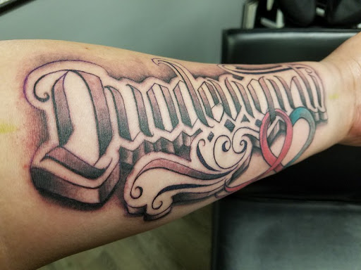 Tattoo Shop «Wyze Guyz Tattoo Parlor», reviews and photos, 3012 Lee Trevino Dr B, El Paso, TX 79936, USA