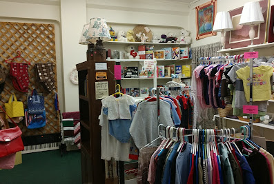 Paws-itively Charming Thrift Store & Pet Boutique