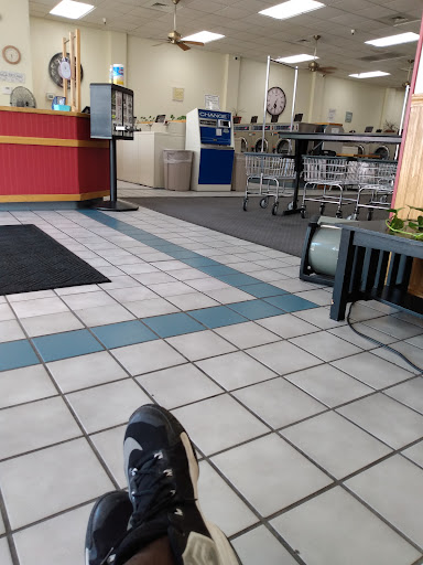 Dry Cleaner «Laundry Time», reviews and photos, 2550 Hubbell Ave, Des Moines, IA 50317, USA