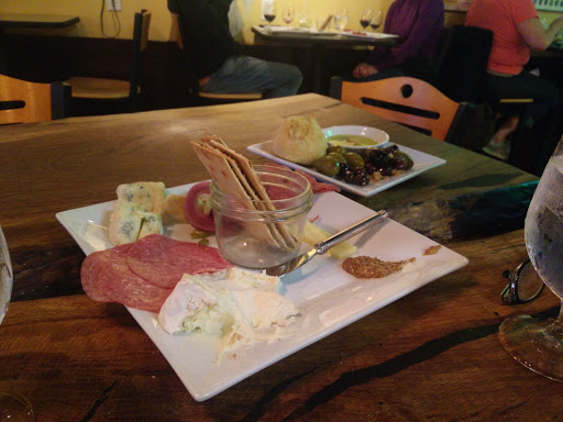 Wine Store «Santiam Wine Co», reviews and photos, 1555 12th St SE, Salem, OR 97302, USA