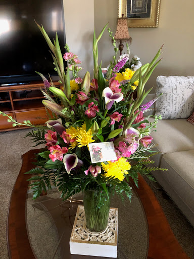 Branches & Blooms, 201 E Main St b, Silverton, OR 97381, USA, 