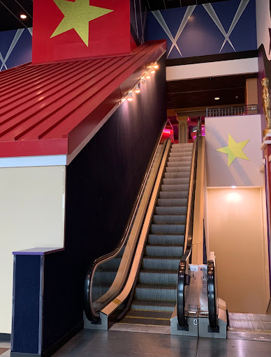 Movie Theater «Regal Cinemas Brandywine Town Center 16», reviews and photos, 3300 Brandywine Pkwy, Wilmington, DE 19803, USA