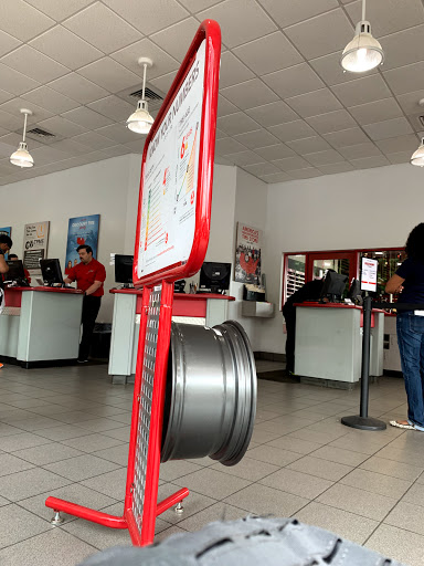 Tire Shop «Discount Tire Store - Chamblee, GA», reviews and photos, 4900 Peachtree Rd, Chamblee, GA 30341, USA