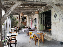 Atmosphère du Restaurant Tête d'Ail à Roquecor - n°1