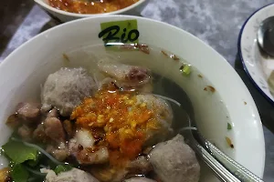 Bakso Dan Wedang Kacang Pak Jum Kartopuran Solo image