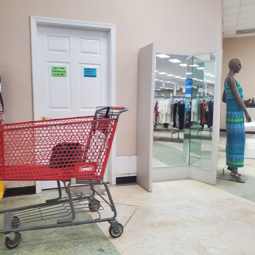 Thrift Store «Miracle Hill Thrift Store», reviews and photos, 206 New Neely Ferry Rd, Mauldin, SC 29662, USA