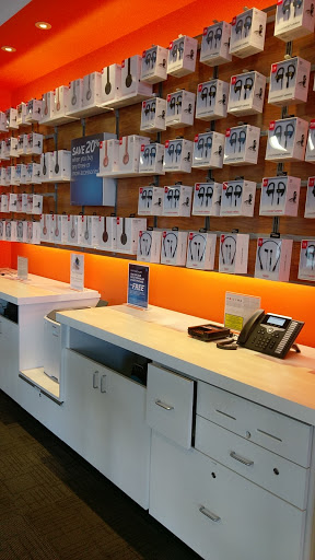 Cell Phone Store «AT&T», reviews and photos, 8657 Villa La Jolla Dr #131, La Jolla, CA 92037, USA